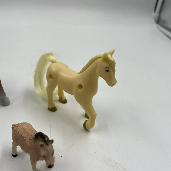 Toy Horses Lot of 9 Plastic Western Cowboys Model Figures Equestrian - Picture 4 of 10